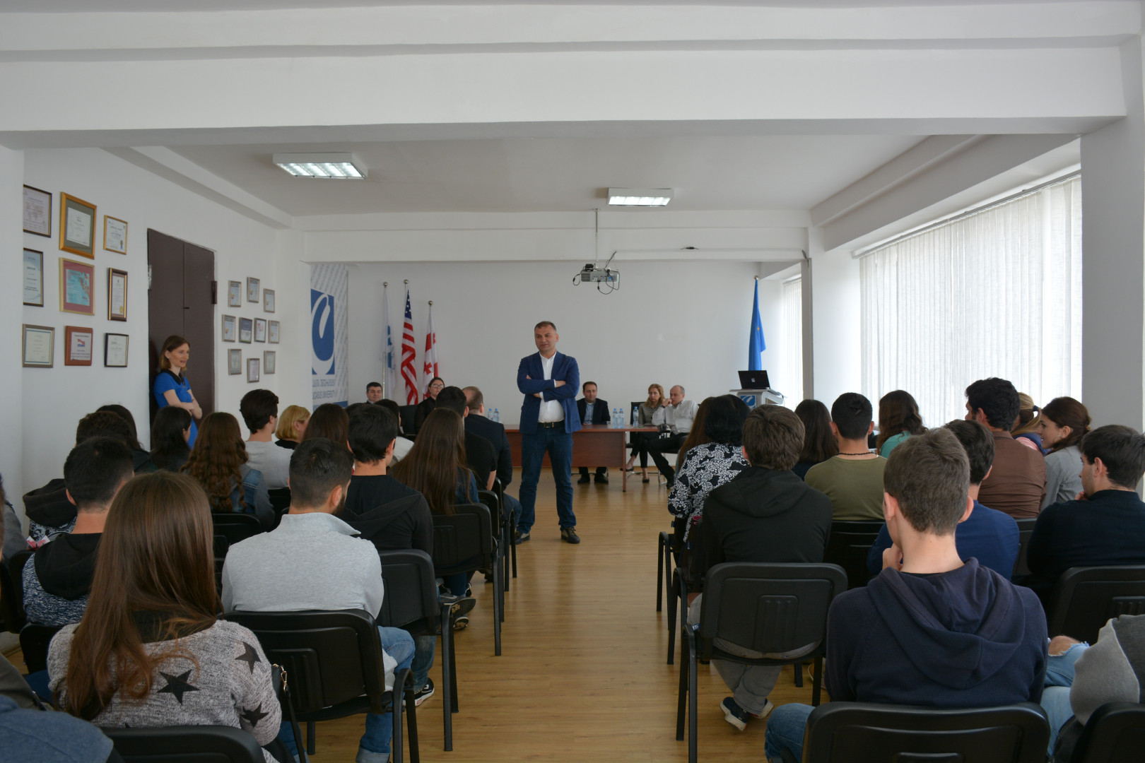 აბიტურენტები CU - ში